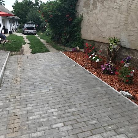 Ági fogadó Kisujszallas Exterior foto